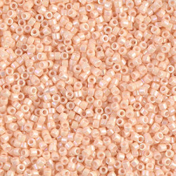 DB1502 Delicas 11/0 Opaque Lt Peach Ab (x5gr) 