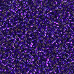 DB0610 Delicas 11/0 Dyed Silver Lined Dark Violet (x 5gr)   