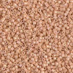 DB0208 Delicas 11/0 Opaque Tan (x5gr)