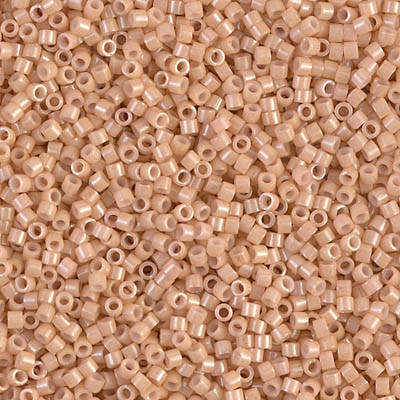 DB0208 Delicas 11/0 Opaque Tan (x5gr)