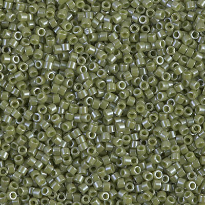 DB0263 Delicas 11/0 Olivine Opaque Lustré (x 5gr)