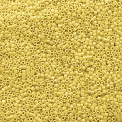 DB1562 Delicas 11/0 Opaque Canary Luster (x 5gr) 